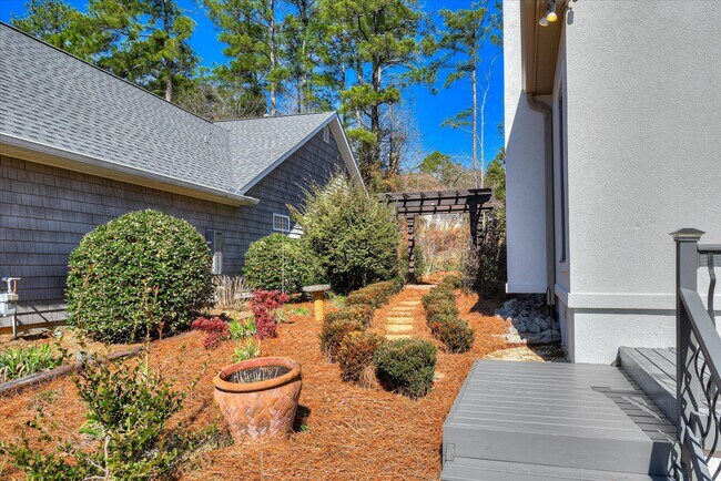 Building Photo - 133 Sweet Gum Ln
