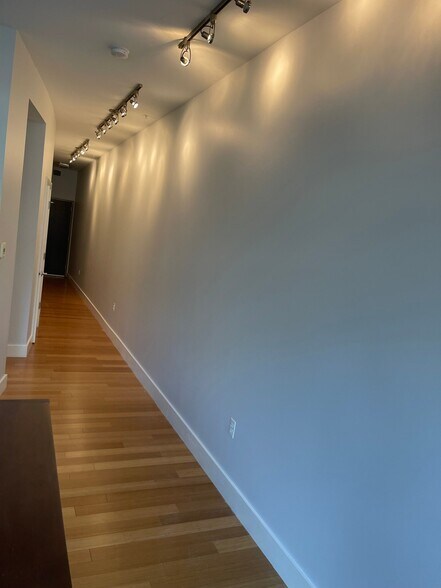 Building Photo - 9 N Euclid Ave