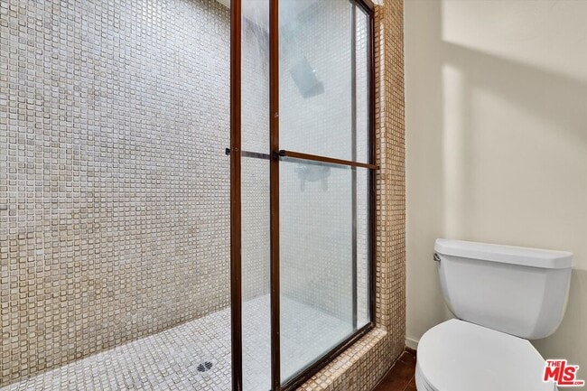 Building Photo - 1713 Queens Ct