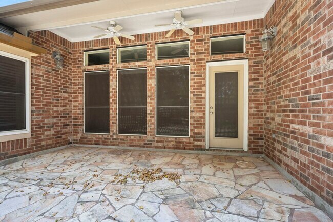Building Photo - 10218 Garden Crossing Ln