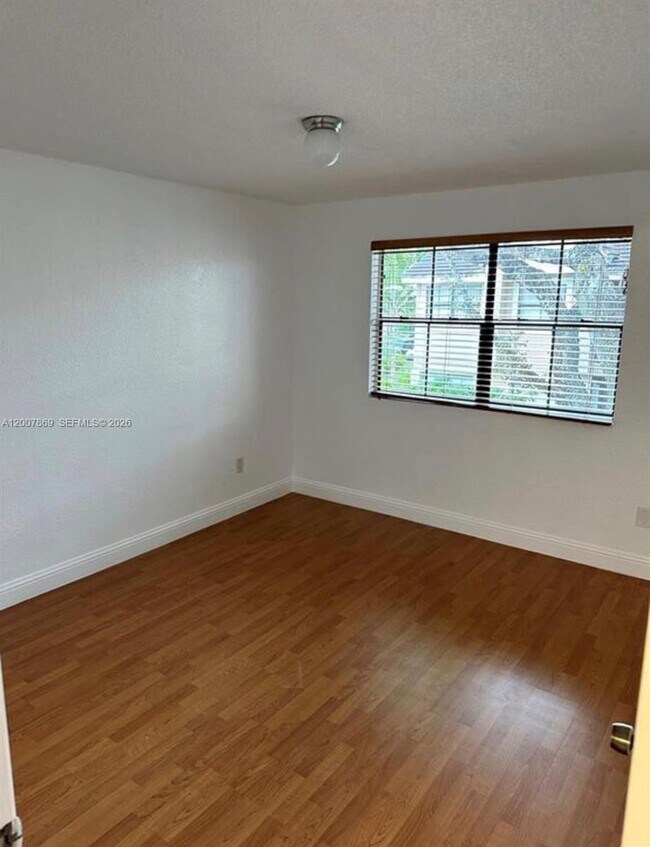 Building Photo - 15570 SW 105th Ln