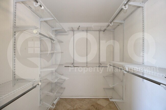 Building Photo - 3845 W Charlotte Dr