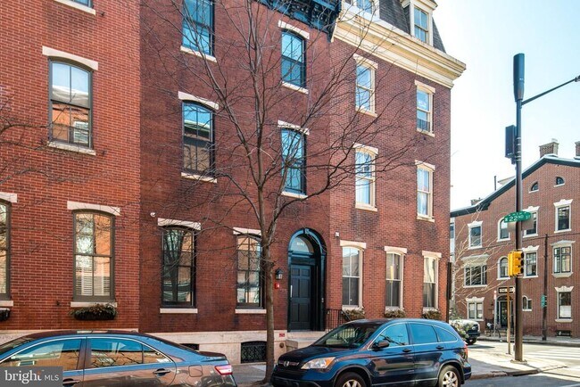 Building Photo - 2132 Pine St