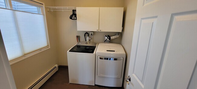 8X8 LAUNDRY APPL INCL - 212 S Main St