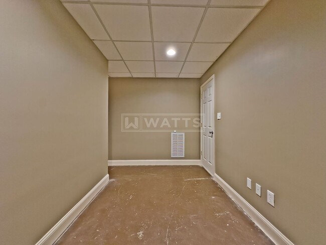 Building Photo - 4 Bedroom, 4.5 Bath Home in Heart of Hoover