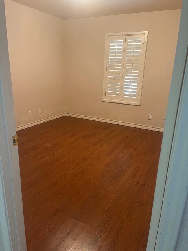 Building Photo - 438 St Croix Dr