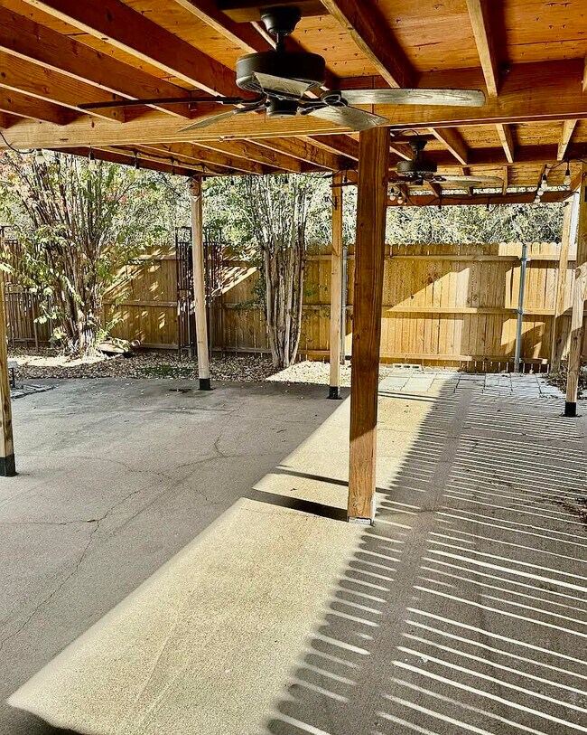 Building Photo - 1817 Crooked Ln