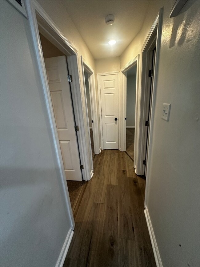 Building Photo - 6705 Lightwood Dr