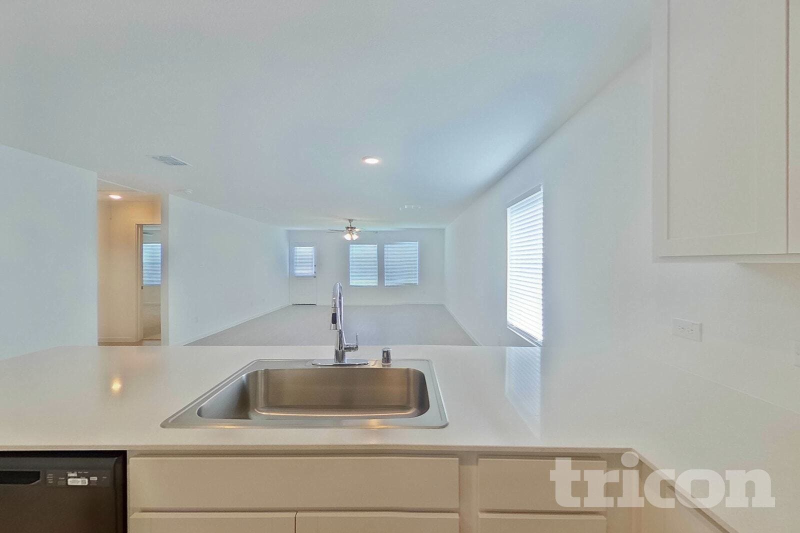 Building Photo - 3016 Pine St