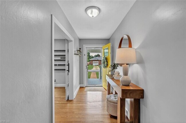 Building Photo - 5800 Barberry Ln
