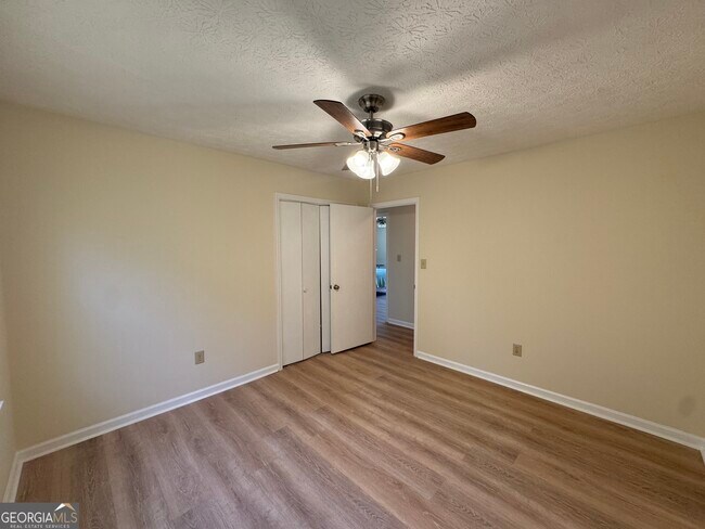 Building Photo - 1041 Limmerick Dr