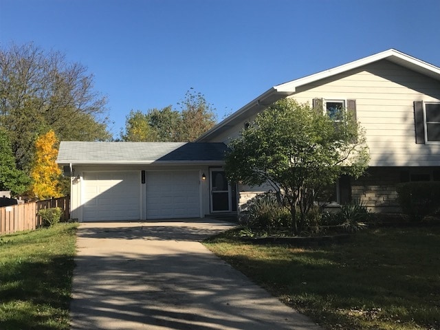 Front of House - 512 Carlyle Ln