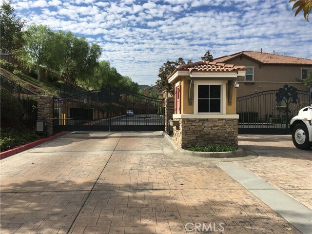 Primary Photo - 30505 Canyon Hills Rd