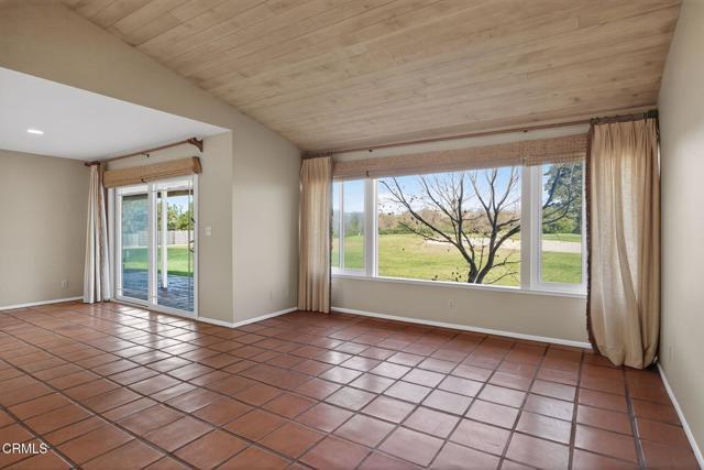 Building Photo - 1525 Fairway Dr