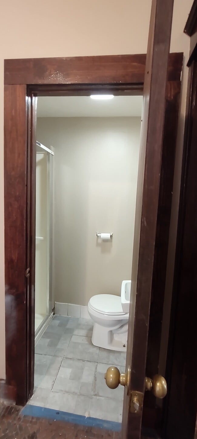 Building Photo - 326 N Front St