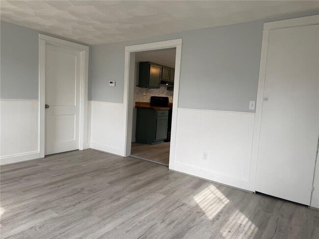 Building Photo - 144 Hopkins Hill Rd