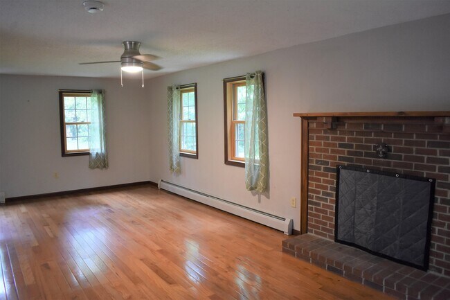 Building Photo - 26 Riverbend Rd