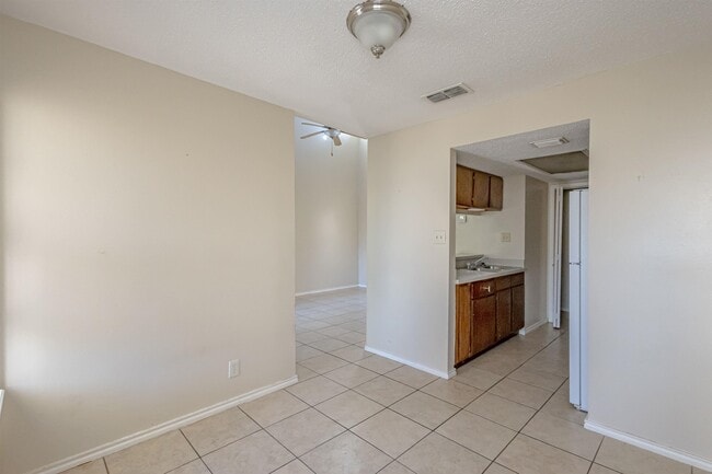 Building Photo - 100 Hillside Rd