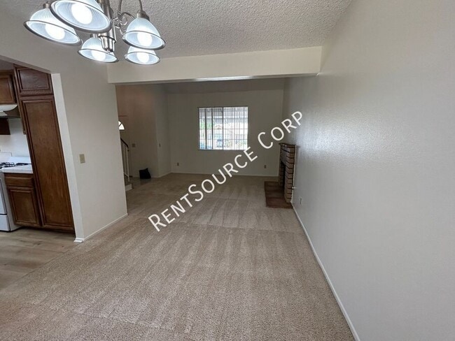 Building Photo - 1304 Kings Rd