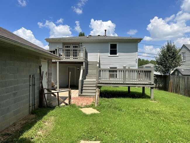 Building Photo - 3700 Hillcross Dr