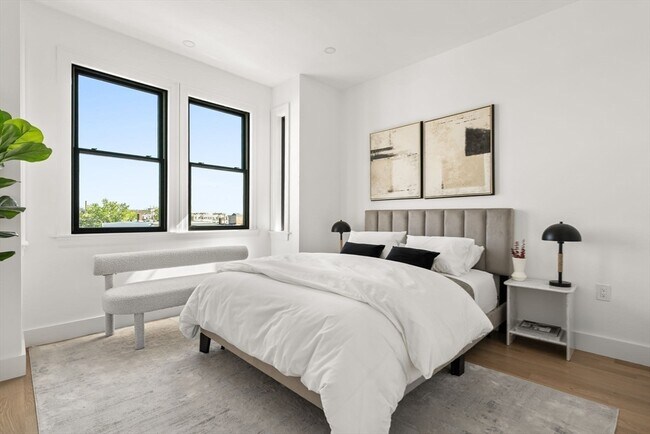 Building Photo - 100 Bennington St