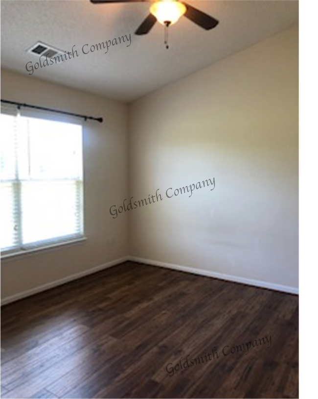 Building Photo - "2-Bed Condo with 2.5 Baths in Mauldin – S...