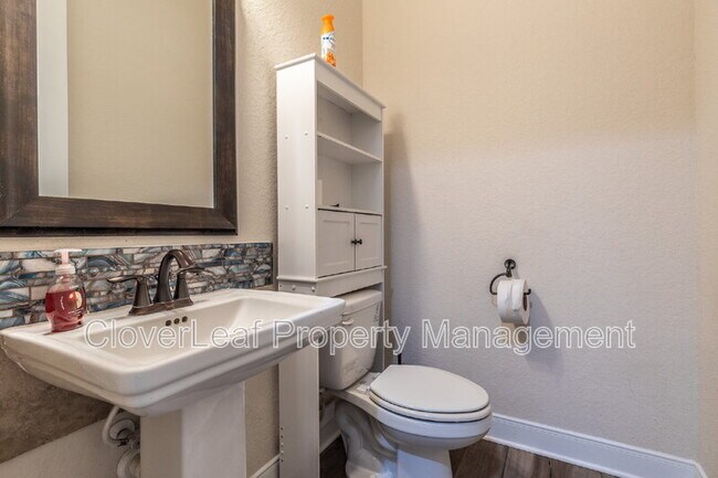 Building Photo - 908 Sussex Cove