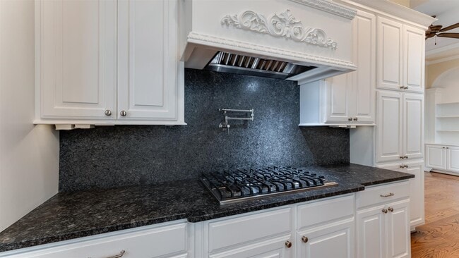 Building Photo - 1700 Sunset Blvd