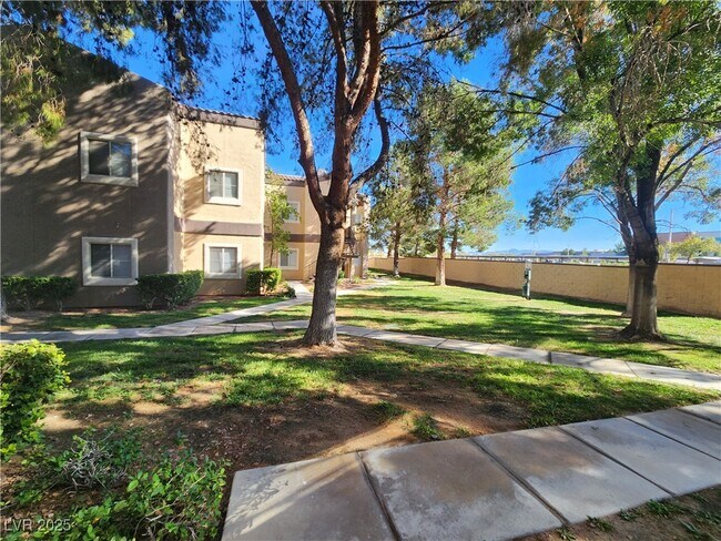 Building Photo - 5250 S Rainbow Blvd