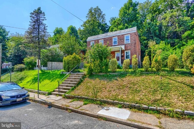Building Photo - 6110 Everall Ave