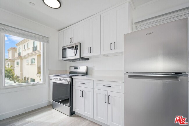 Building Photo - 1217 9th St