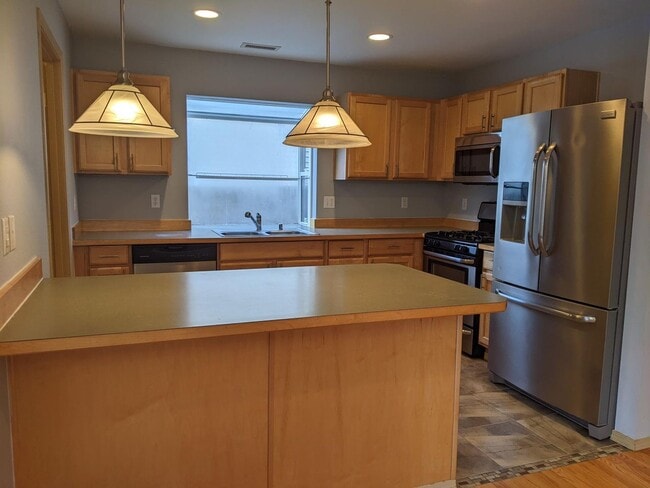 Building Photo - Upgraded Home in DuPont