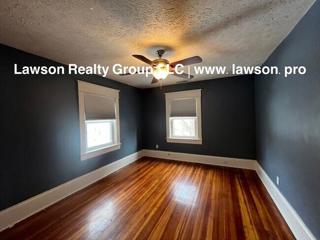 Building Photo - Heart of Grandin Court- Location, Location, Location!