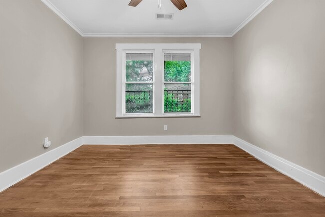 Building Photo - 342 N Claybrook St