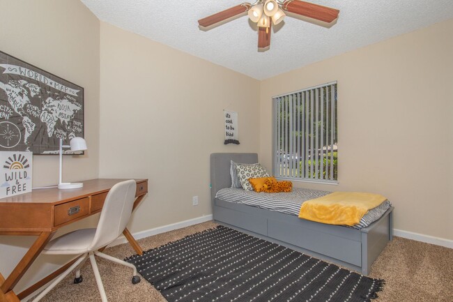 Building Photo - Spacious and beautiful. Consider your new ...