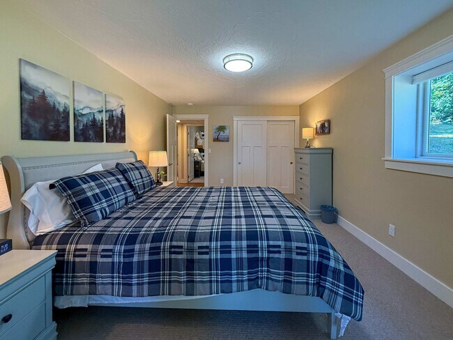 Building Photo - 3080 W Sequim Bay Rd