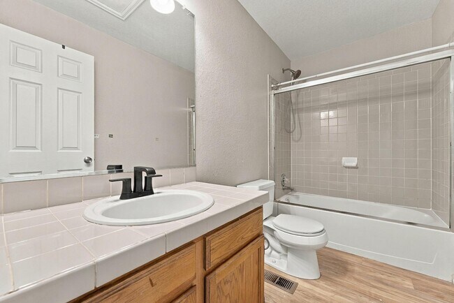 Building Photo - 18602 E Chenango Pl