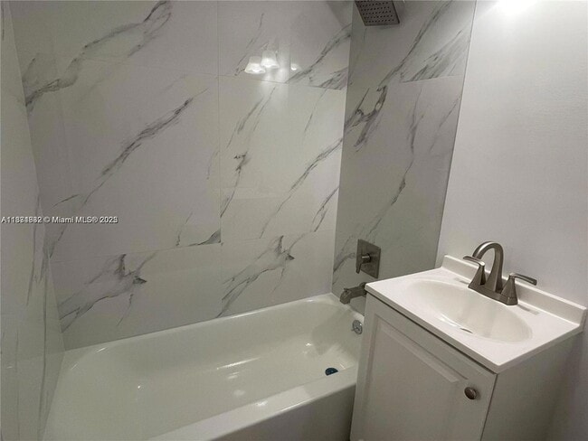 Building Photo - 7545 E Treasure Dr