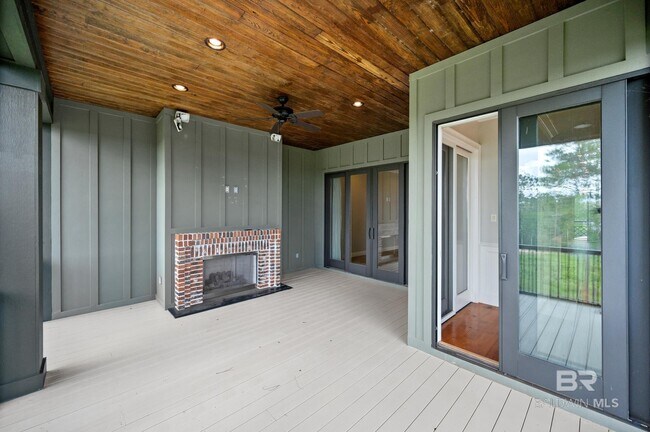 Building Photo - 32511 Water View Dr E