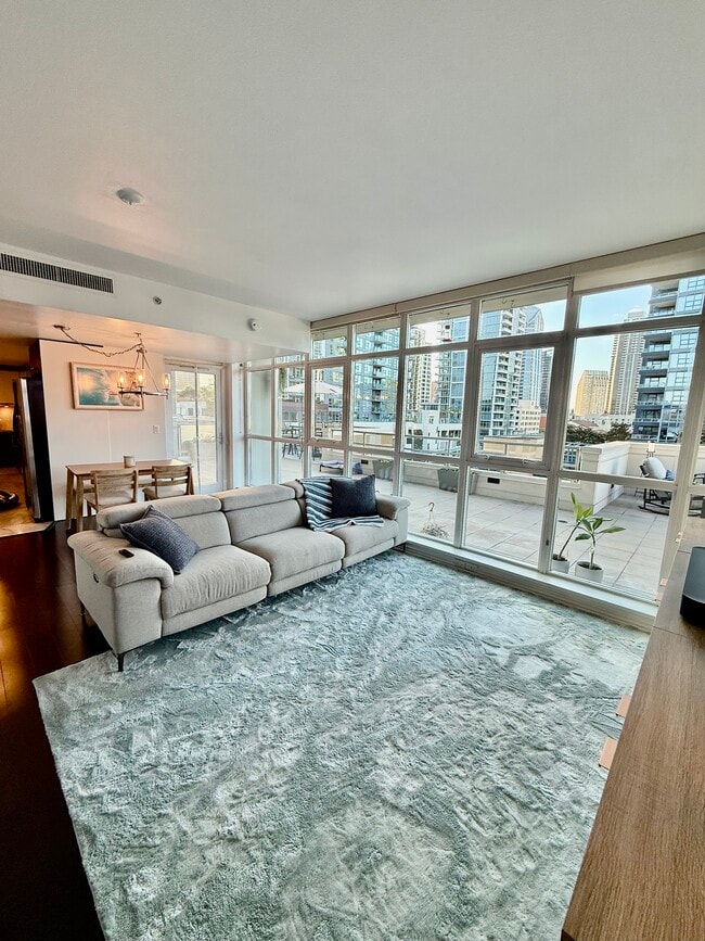 Building Photo - 1431 Pacific Hwy