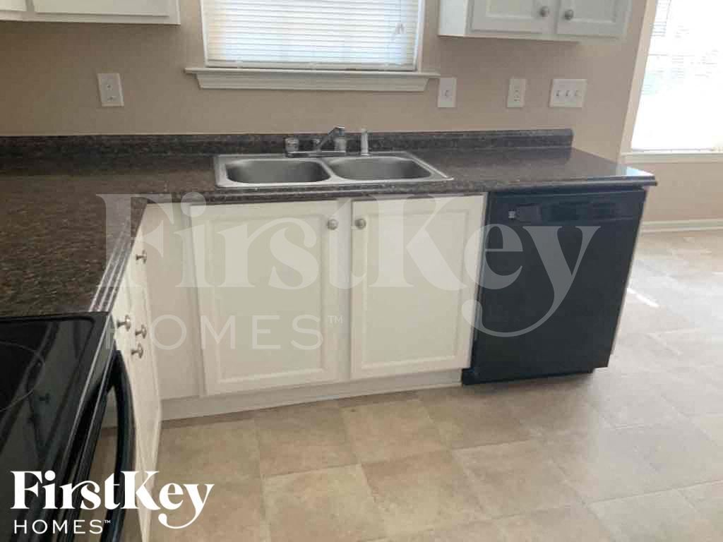 Building Photo - 100 Myrtle Grove Ln