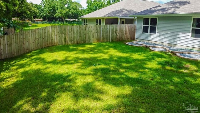 Building Photo - 975 Lovebird Ct