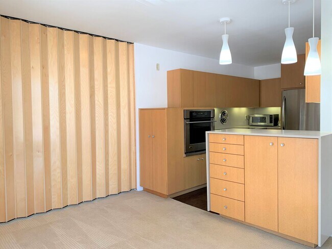 Building Photo - Mid-Century Modern Condo with Views of Balboa Park - 2 Bed x 2 Bath with Parking