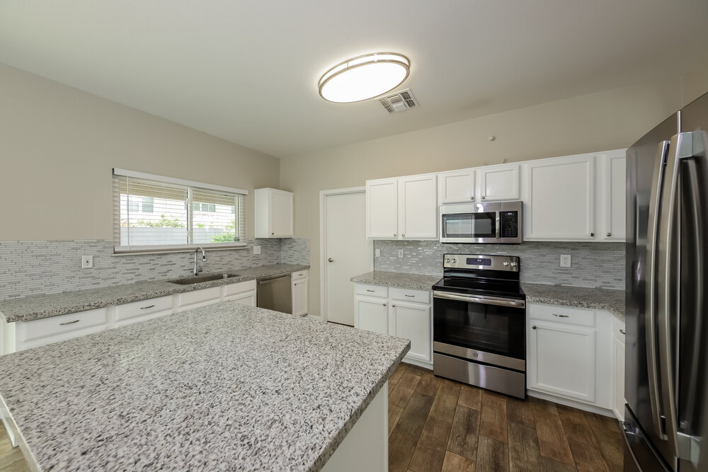 Building Photo - 10609 W Angels Ln