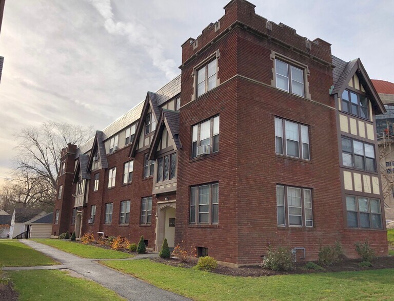 Building Photo - 11 S Highland St