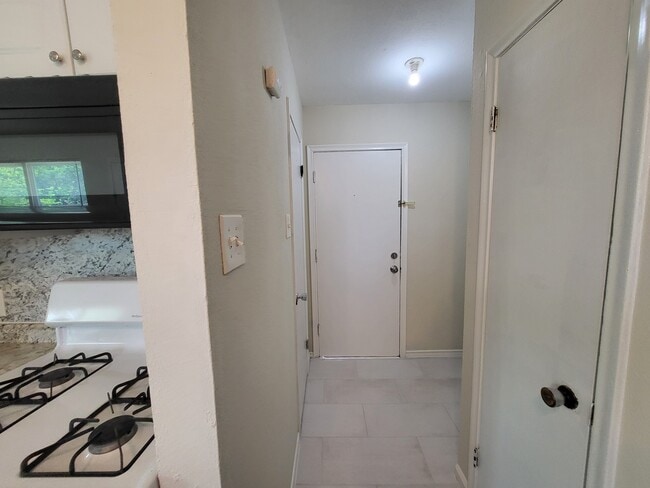 Building Photo - Nachita