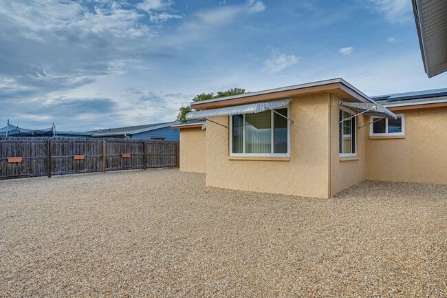 Building Photo - 7536 Topay Ln