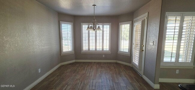 Building Photo - 1365 Desert Canyon Dr