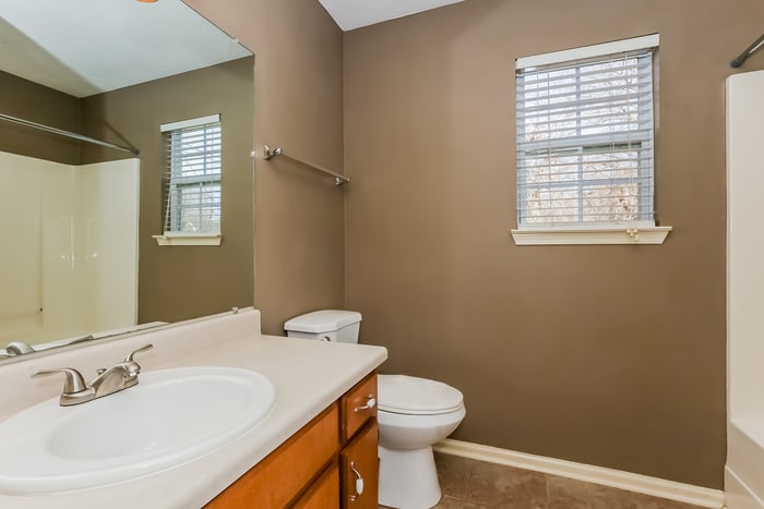 Building Photo - 737 Stone Hedge Dr