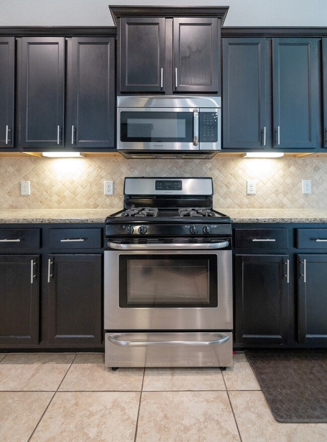 Building Photo - 1822 Olive Pine Dr